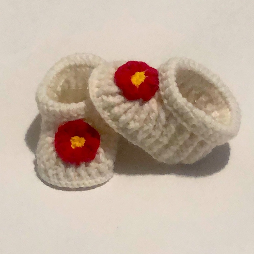 Handmade crochet baby shoes booties 0-6 month